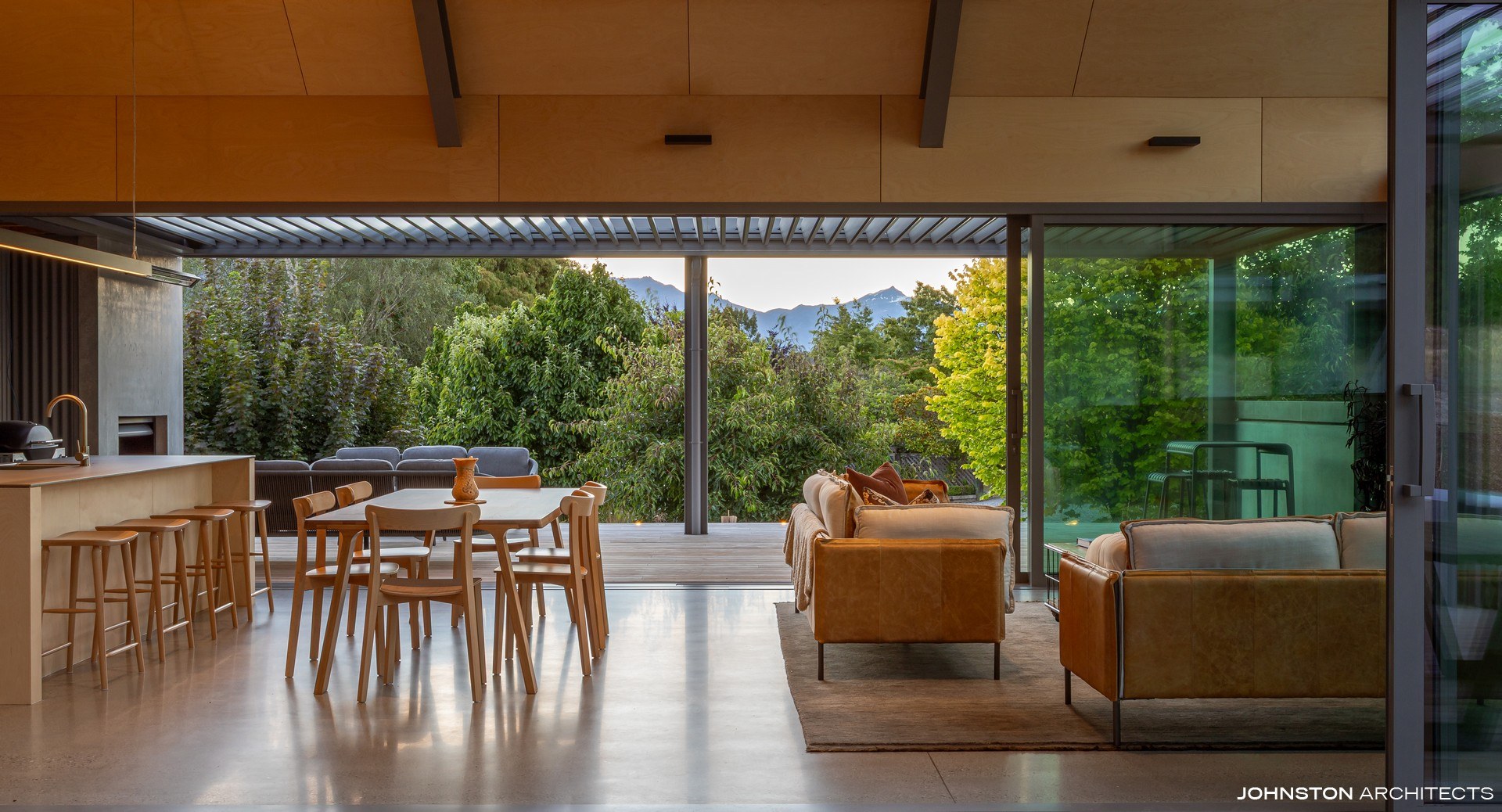 JA Corrugated Crib 009